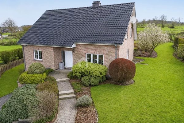Maison en vente à Amel